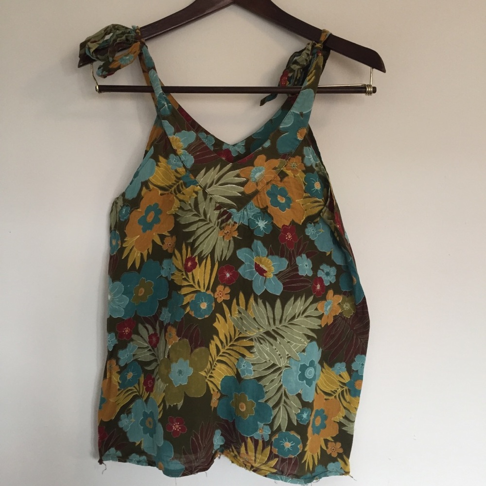 ✨ Delia’s Tie Tank Top